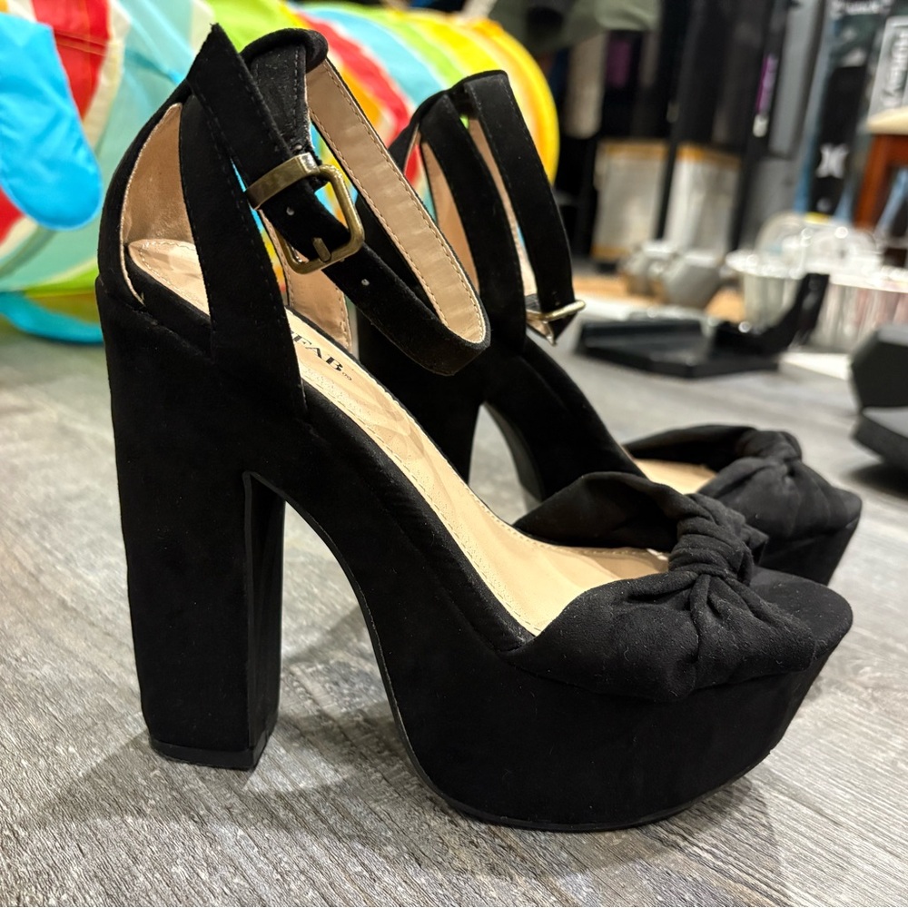 JustFab Elegant Black Ankle Strap Heels